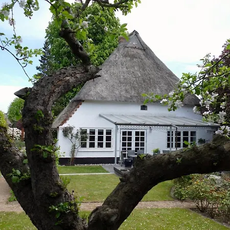 Zur Alten Kastanie *